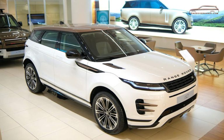 Góc nhìn 3/4 bên phải phía trước xe Range Rover Evoque 2026 mui màu đồng Corinthian Bronze