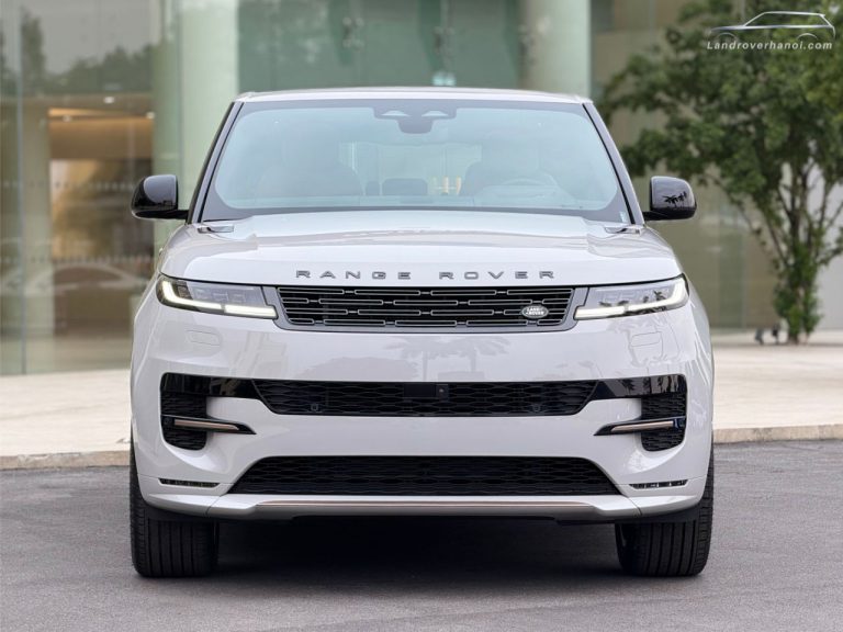 Thiết kế chính diện đầu xe Range Rover Sport 2026 màu xám Borasco Grey