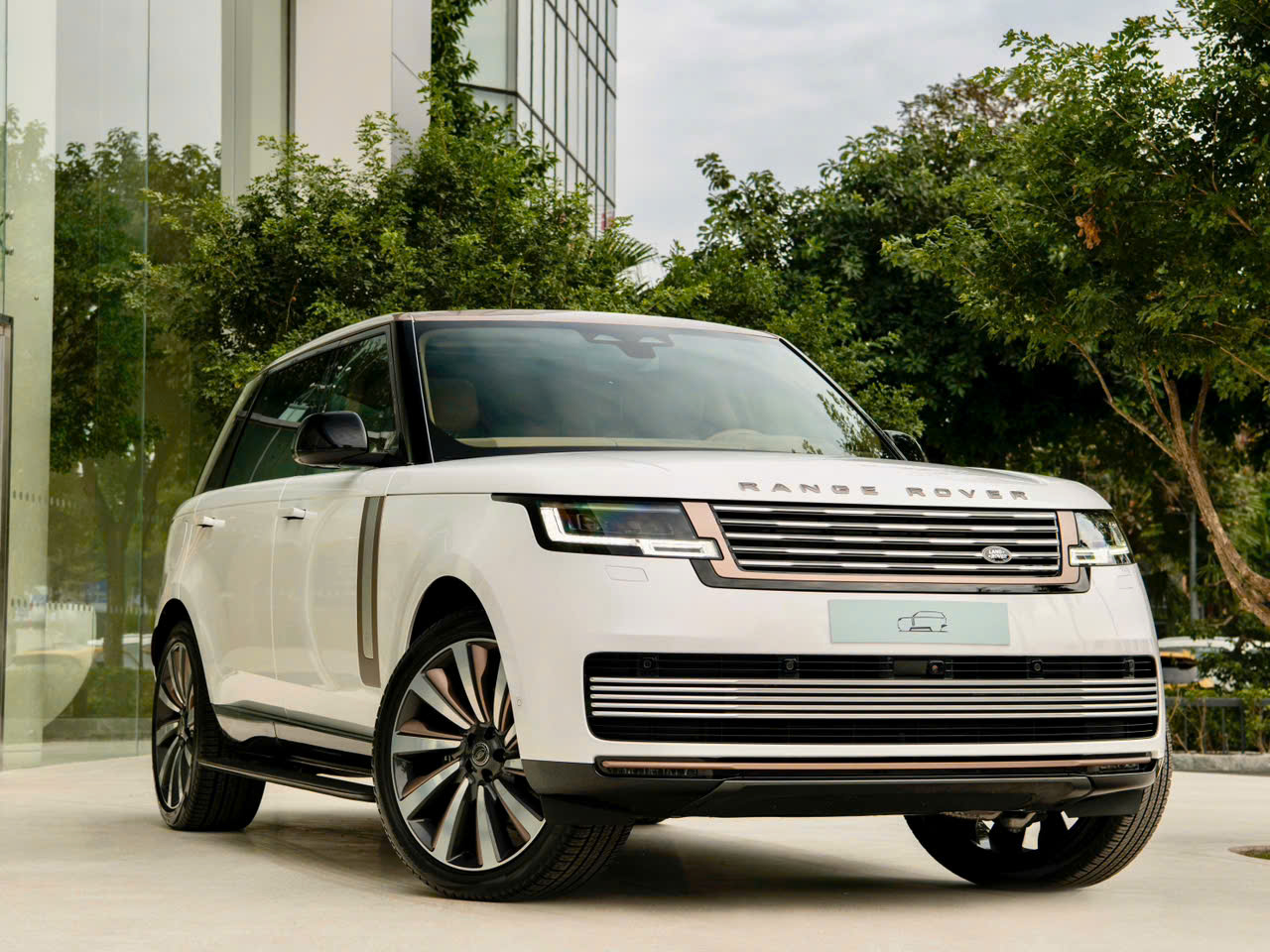 Range Rover SV LWB Đỉnh cao nghệ thuật chế tác thủ công