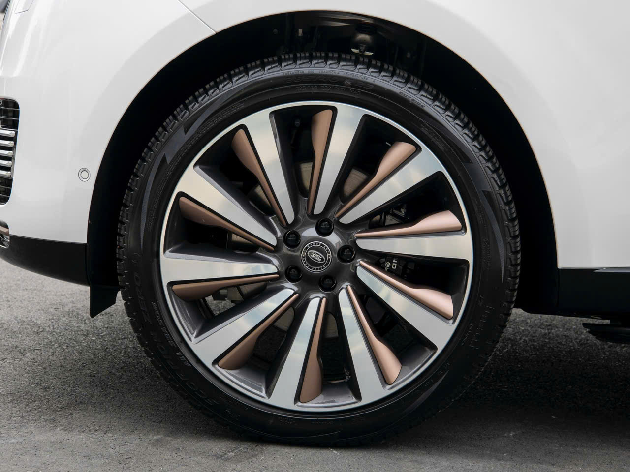 mâm xe 23inch đặc trưng range rover sv