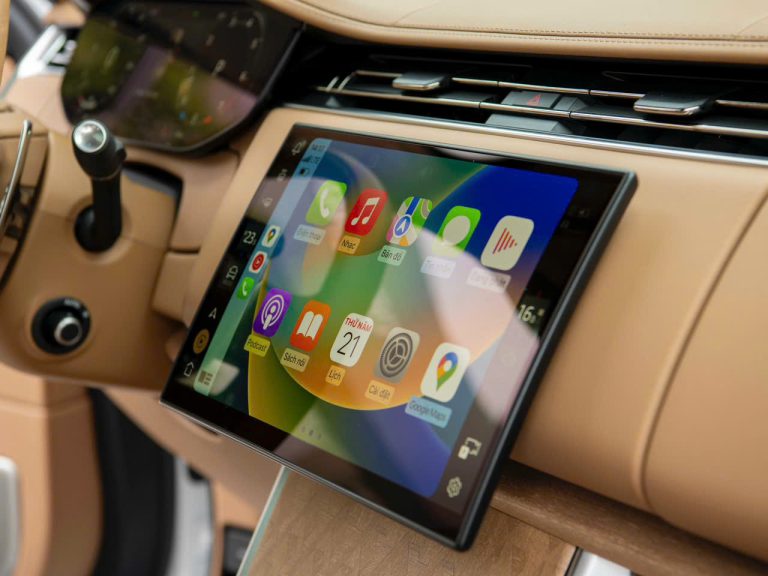 Màn hình cảm ứng Pivi Pro 13.1 inch độ phân giải cao trên Range Rover SV