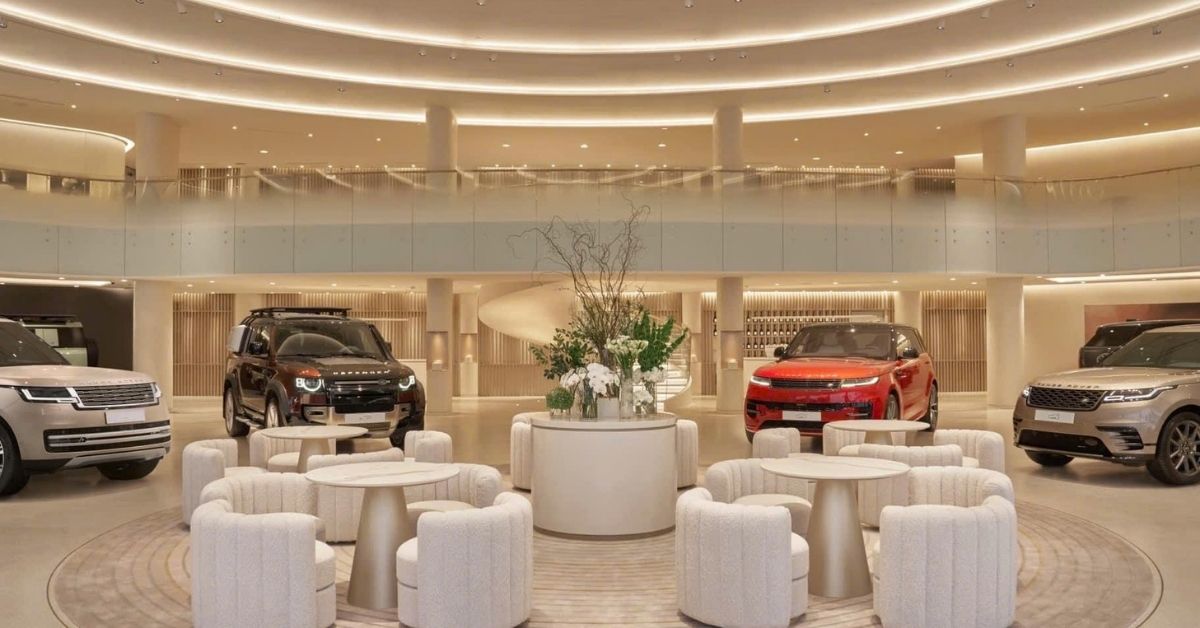 Toàn cảnh mặt tiền Showroom Land Rover Hà Nội chính hãng tại Việt Nam