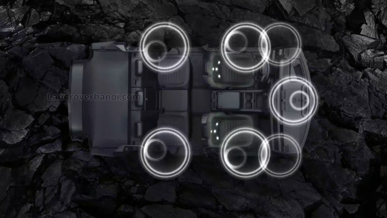 Khoang lái hiện đại và ghế Performance tích hợp âm thanh rung chấn trên Defender OCTA
