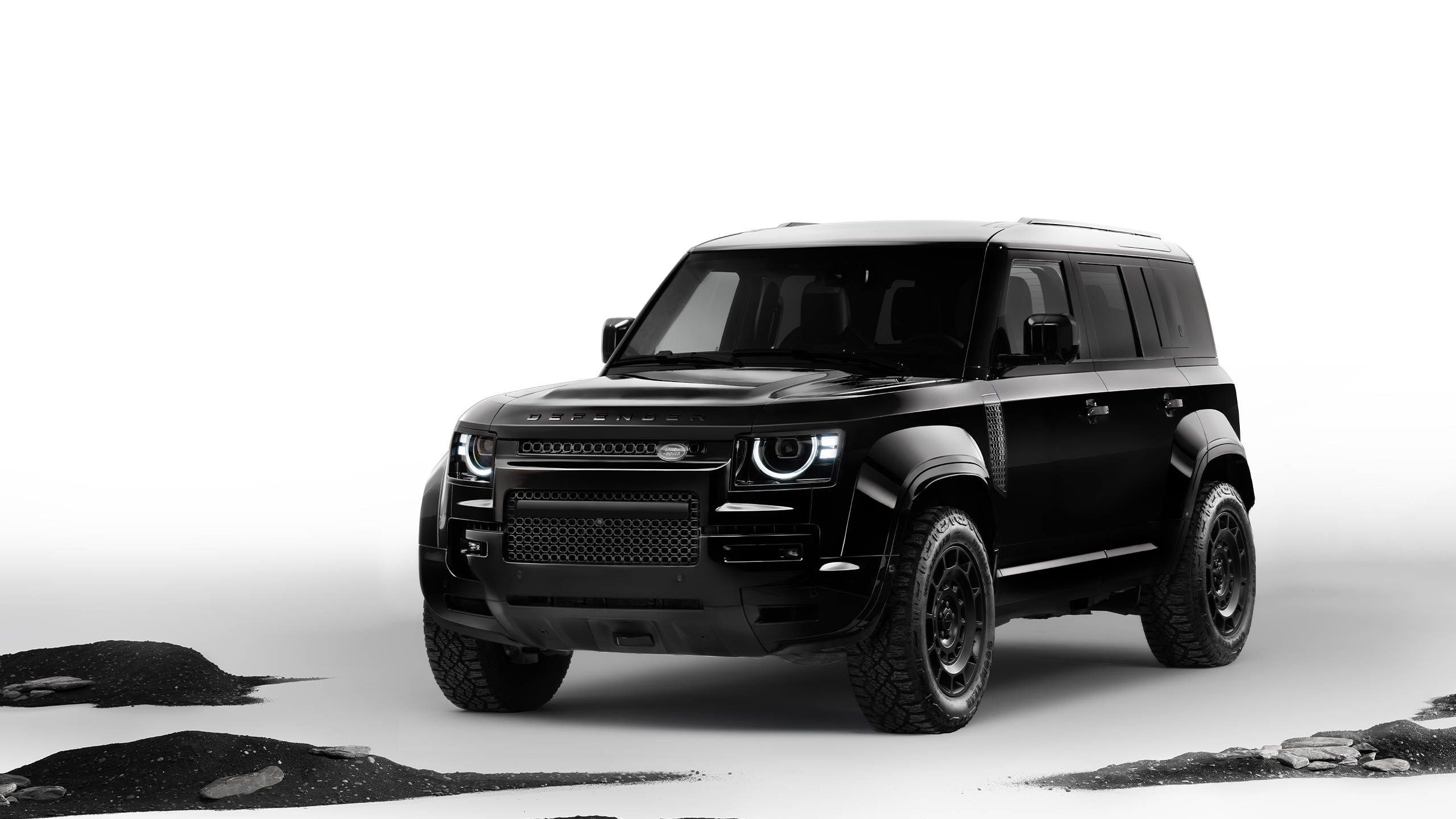 Defender OCTA_BLACK đen huyền bí