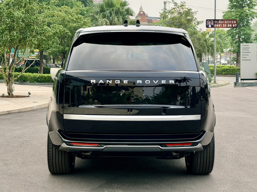 Đuôi xe Range Rover Autobiography 2026