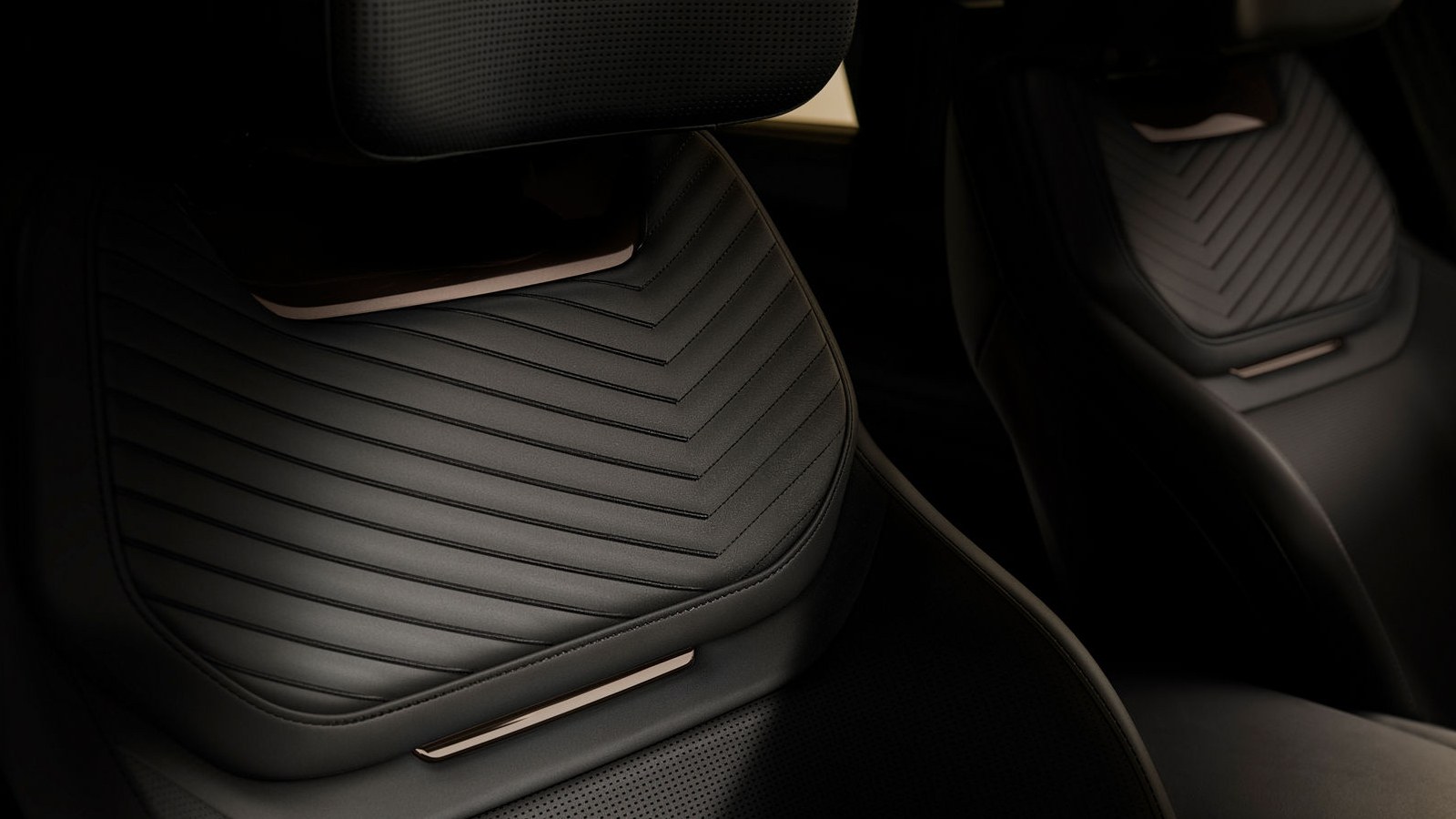 Cận cảnh bề mặt ghế Body and Soul Seat (BASS) với họa tiết tinh xảo trên bản SV Black.