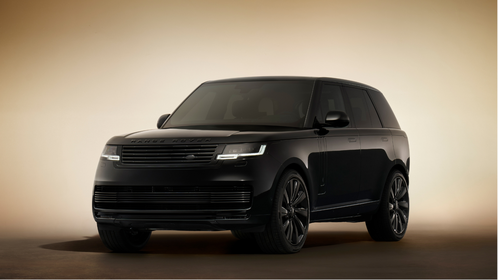 Ngoại thất xe Range Rover SV Black với lớp sơn đen Narvik Black bóng loáng