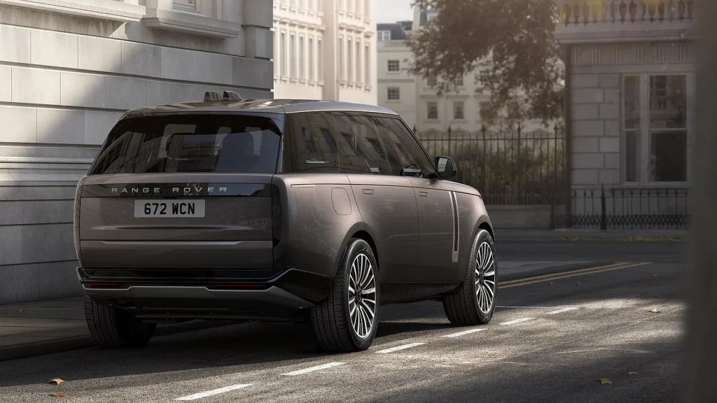 Ngoại thất xe Range Rover Westminster Edition màu Xám Charente Grey sang trọng